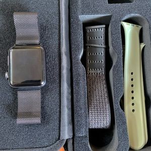 Series 3 Apple Watch With Bands And Case